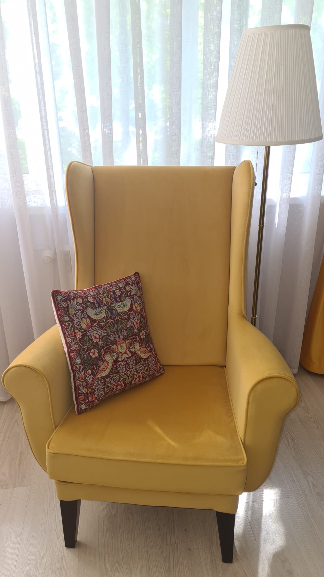 Fotoliu cu urechi Wingback fotografie client Andreea