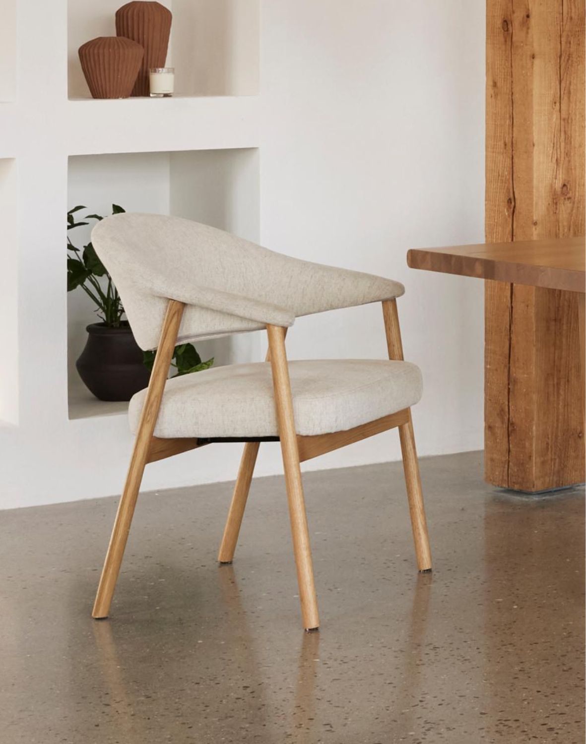 fotel tapicerowany elk, dębowe nogi w stylu skandynawskim (56160000)