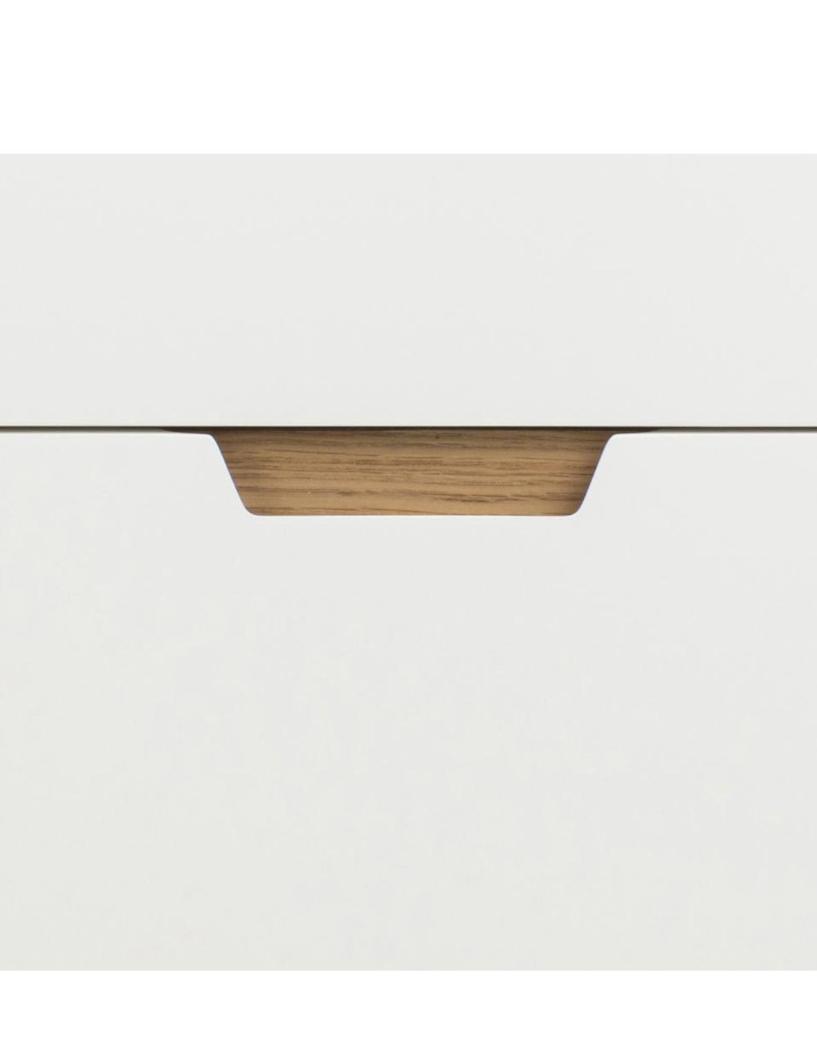 biała komoda lowell z 3 szufladami i dębowymi nogami (05740)